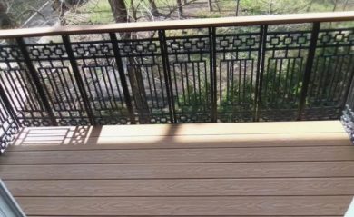 Декинг WOODGRAND на балконе: как превратить обычную лоджию в мини-террасу